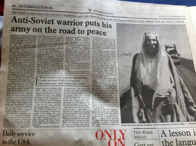 I Usáma byl „bojovník za svobodu.“ Legendární novinový článek z 6. prosince 1993 o hlavním pachateli 9/11 Usámovi bin Ládinovi s názvem „Anti-sovětský bojovník nasazuje svou armádu na cestu pro mír. USA daly afghánskému mudžahedínovi Bin Ládinovi přezdívku „Tim Osman,“ pod kterou navštívil USA. 